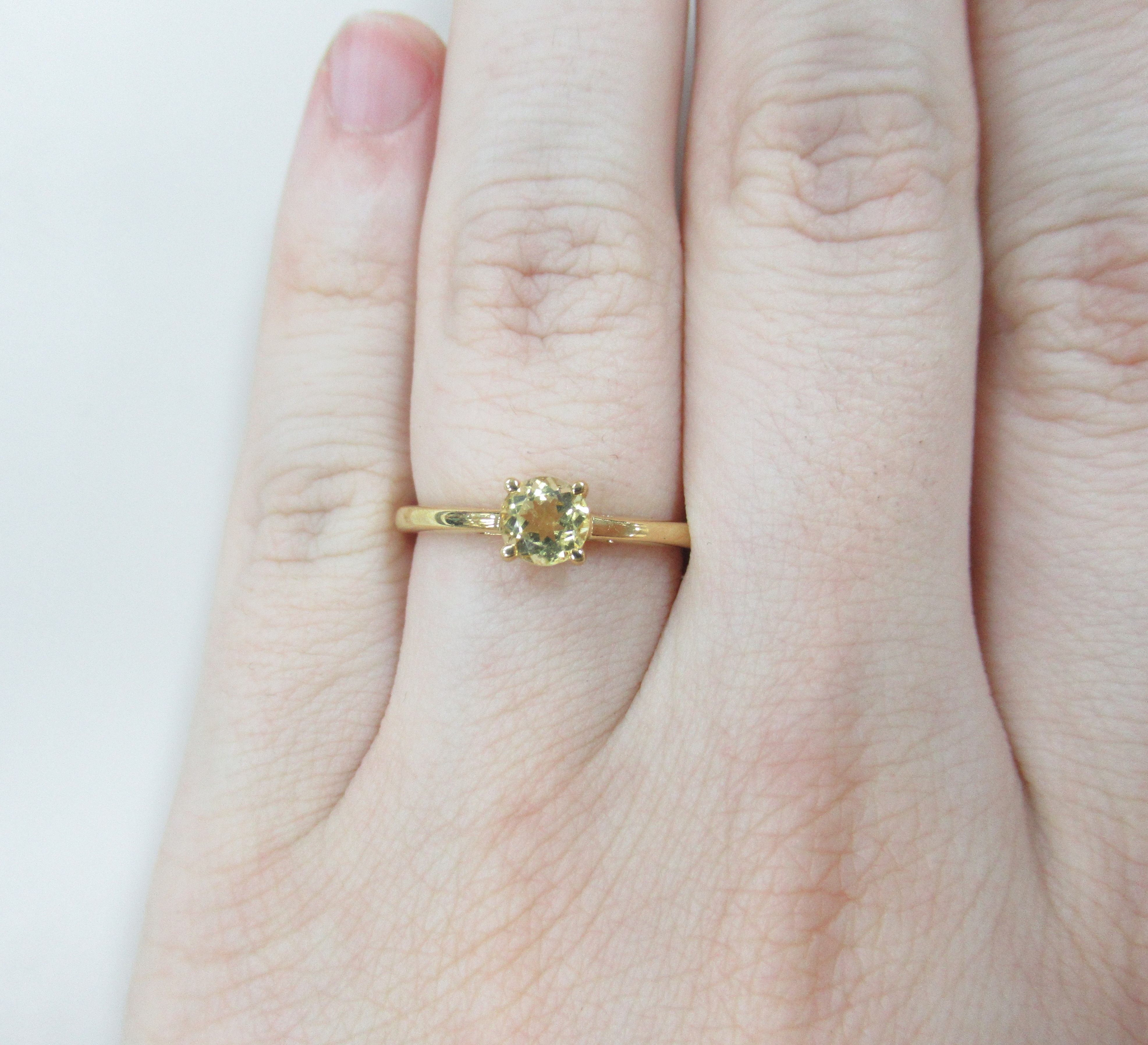 Серебряное кольцо с гелиодором